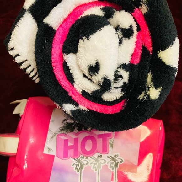 🌆vs PINK Travel Duo ✈️ 🌅 - Picture 4 of 11